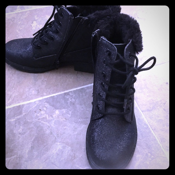 Justice Boots - Picture 1 of 1